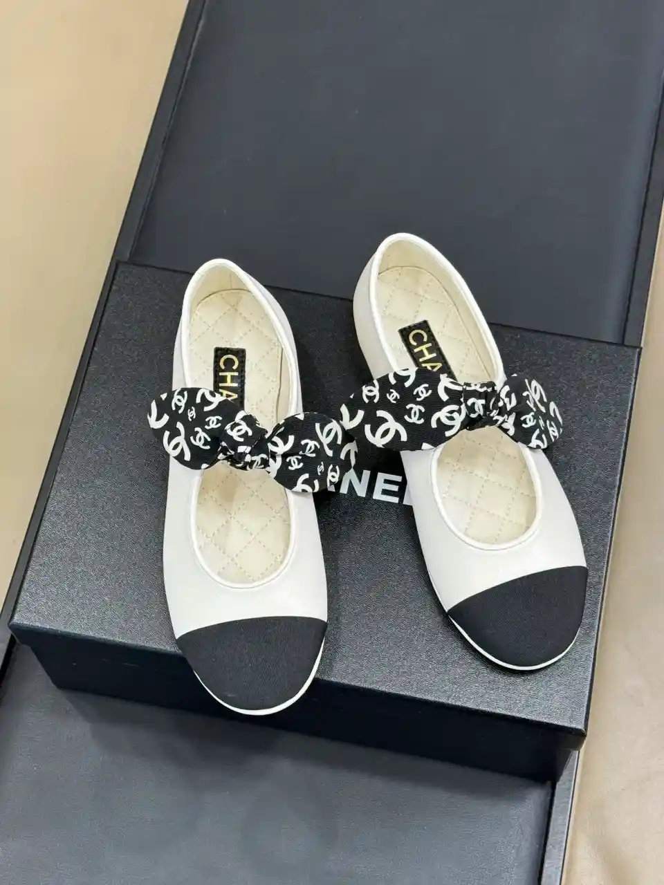 CHANEL 샤넬 리본 보우 양가죽 발레리나 플랫 이미지 3