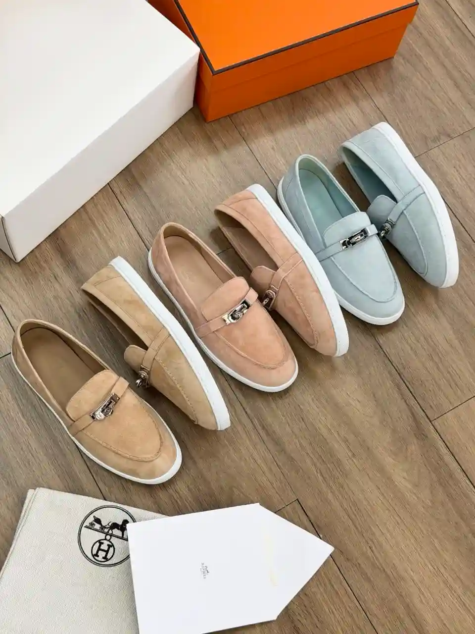 HERMÈS 에르메스 켈리 버클 실크 스웨이드 로퍼 이미지 3