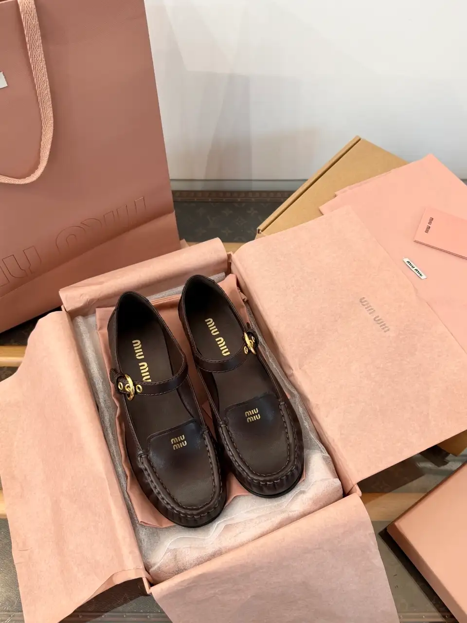 MIU MIU 미우미우 셔링 버클 스트랩 마리제인 로퍼 이미지 2