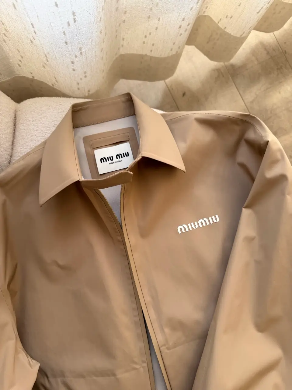 MIU MIU 미우 미우 테크니컬 패브릭 윈드브레이커 이미지 2