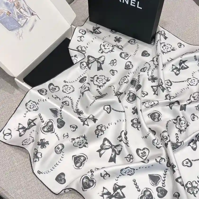 CHANEL 샤넬 스퀘어 스카프_실크 트윌 이미지 2