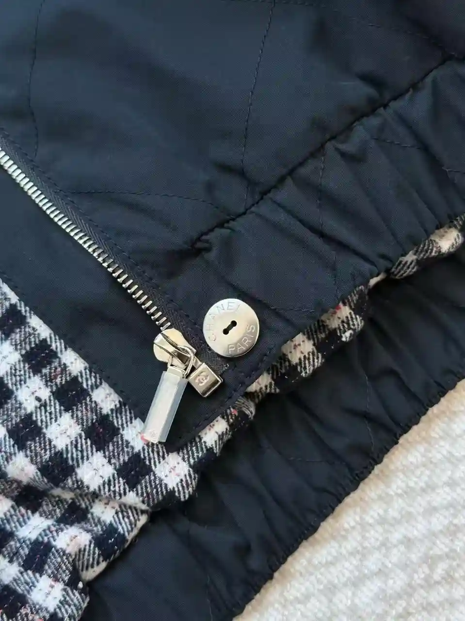 CHANEL 샤넬 CC로고 퀼팅 카고 카라 자켓 이미지 3