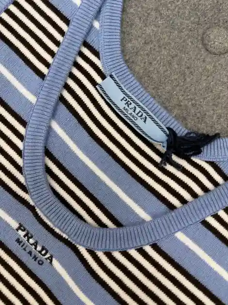 PRADA 프라다 민소매 탱크탑 반팔 티셔츠 라이트 블루 이미지 3