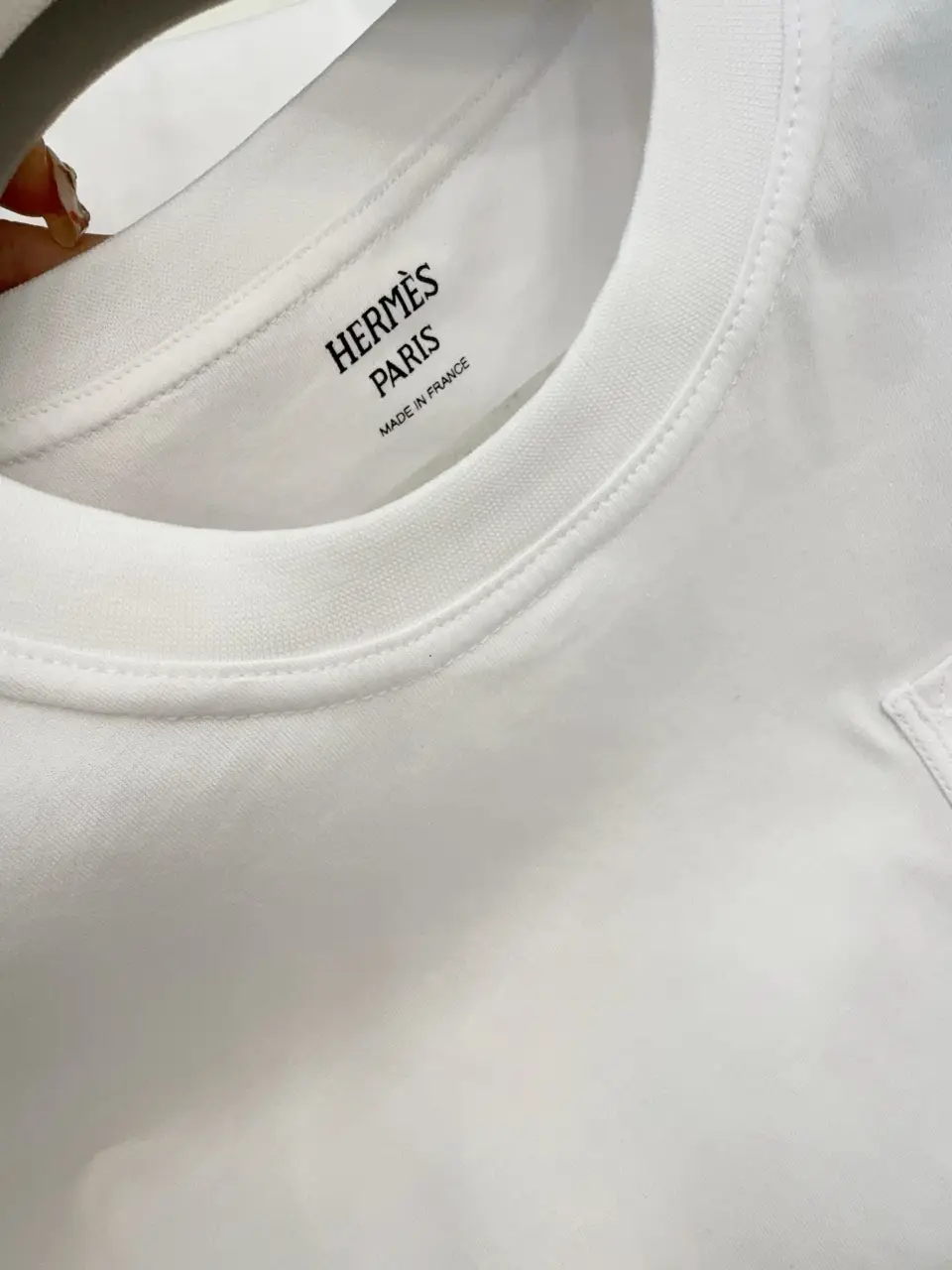 HERMÈS 에르메스 화이트 컬러 자수 포켓 반팔 티셔츠 이미지 3