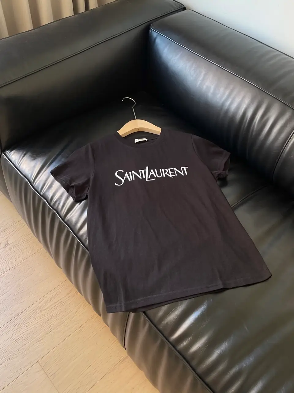 SAINT LAURENT 생로랑 플로킹 로고 미니멀 반팔 티셔츠 이미지 3
