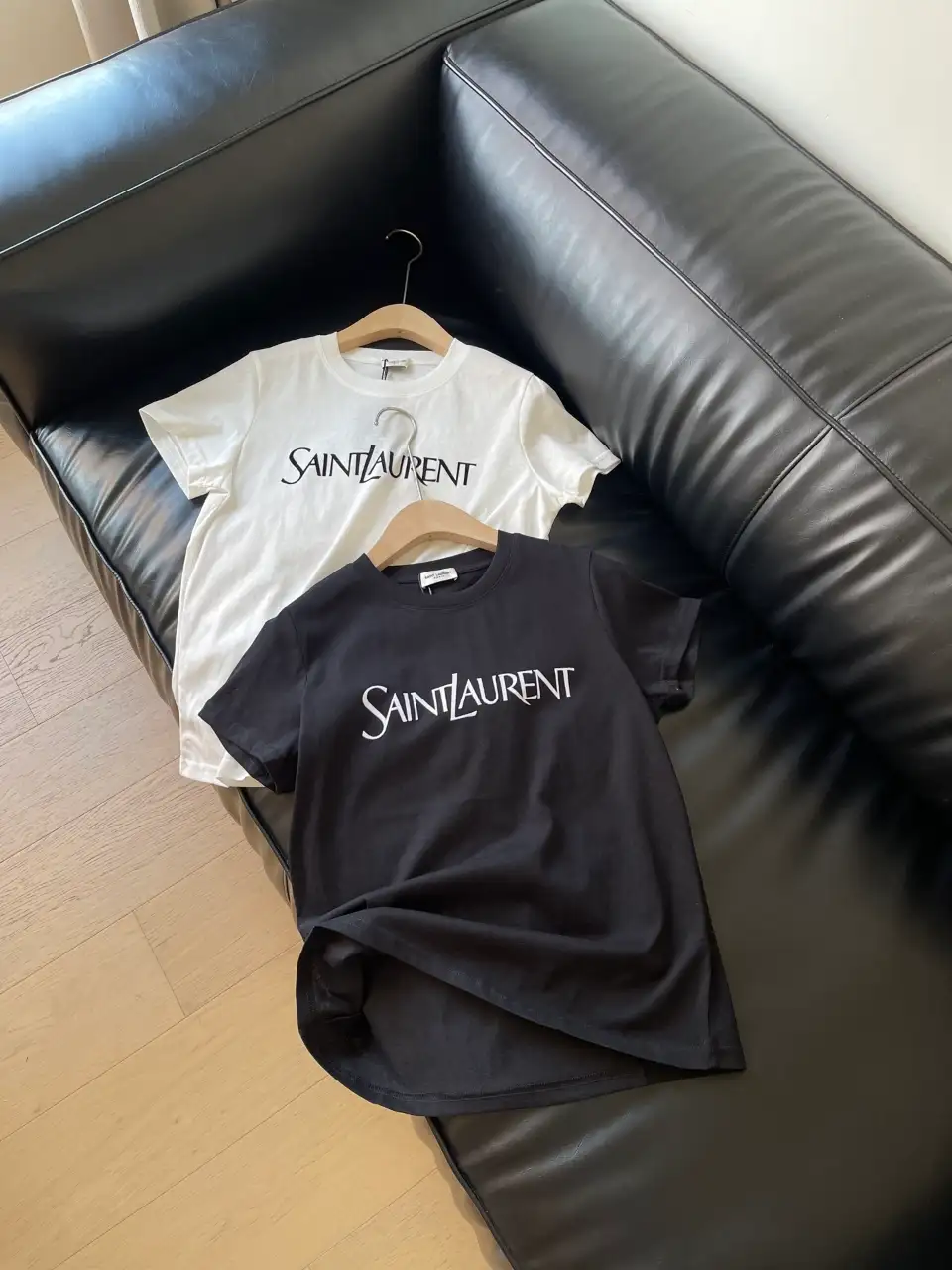 SAINT LAURENT 생로랑 플로킹 로고 미니멀 반팔 티셔츠 이미지 1