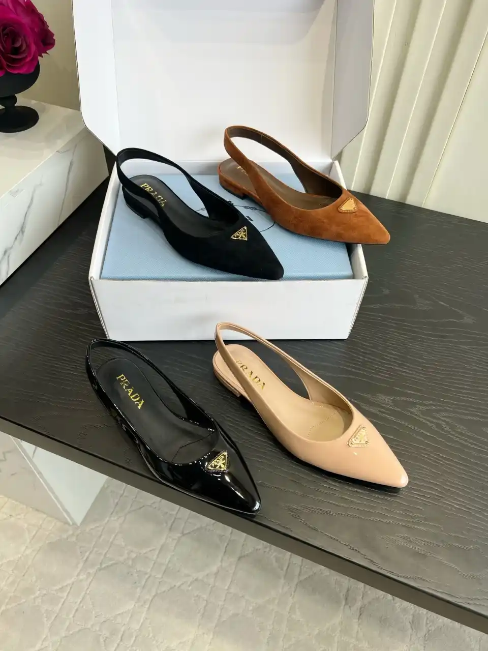 PRADA 프라다 페이턴트 가죽 슬링백 펌프스 이미지 1