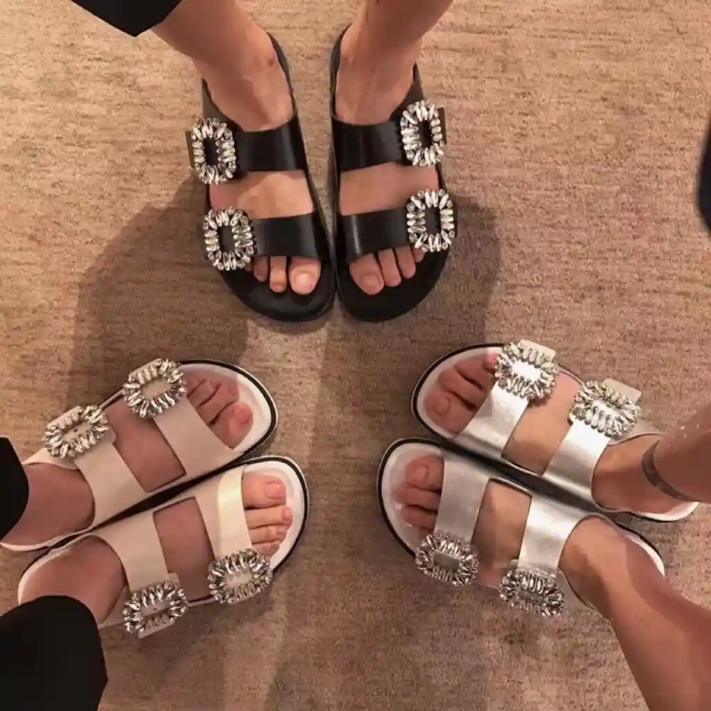 로저비비에 슬라이디 비브 버클 슬리퍼