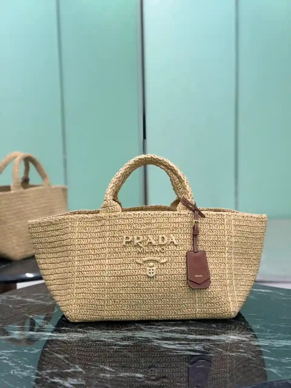 프라다 라지 크로셰 토트백