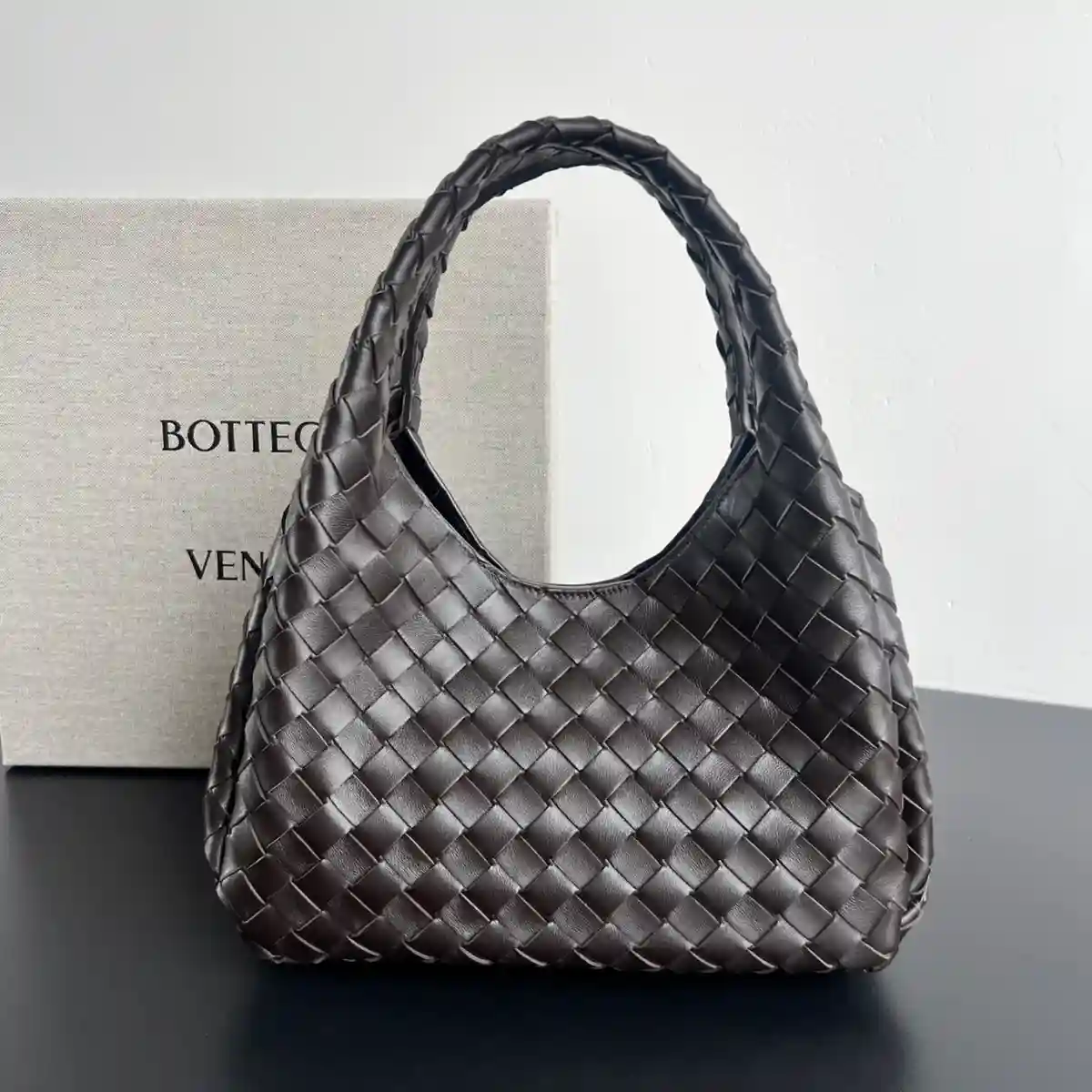 BOTTEGA VENETA 보테가베네타 캄파나 숄더백 Size 2type (스몰, 라지) 이미지 2