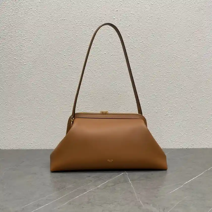 CELINE 셀린느 닥터 파우치 서플 내츄럴 카프스킨 숄더백 이미지 2