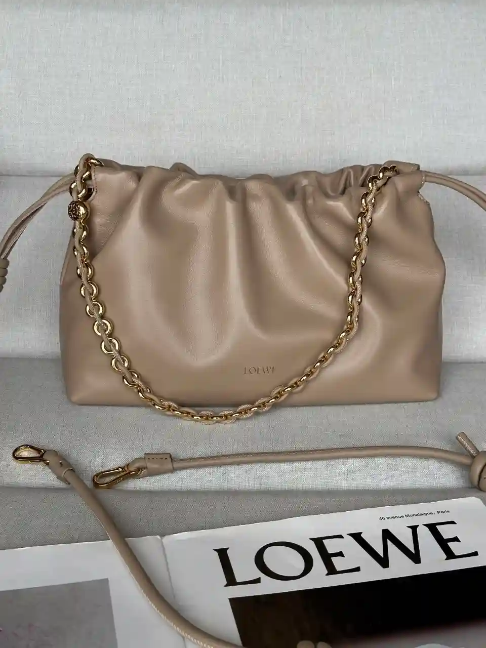 LOEWE 로에베 미디움 플라멘코 퍼스 백 인 멜로우 나파 램스킨 이미지 4