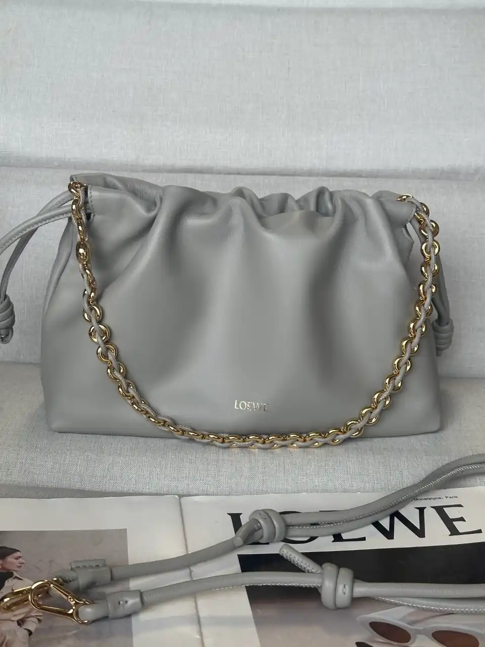 LOEWE 로에베 미디움 플라멘코 퍼스 백 인 멜로우 나파 램스킨 이미지 3