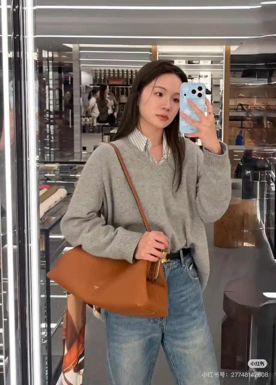 CELINE 셀린느 닥터 파우치 서플 내추럴 카프스킨 이미지 6